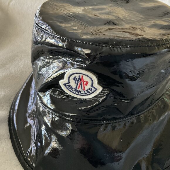 Moncler Bucket Hat NWT Size Medium Black Coated Fabric Shiny Berretto main image 14